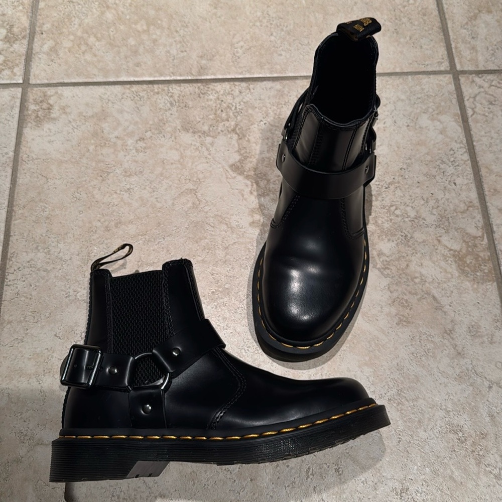 Dr. Martens Chelsea Wincox Buckle boots NWOT Fits like a true 6.5 See Tag in pic